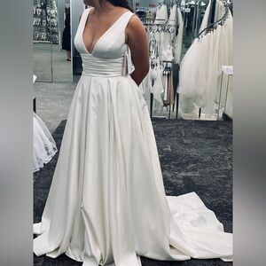 David’s Bridal Collection V3848